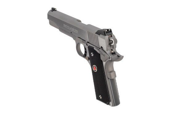Colt Delta Elite 10mm features a 1911-style design and white dot sights